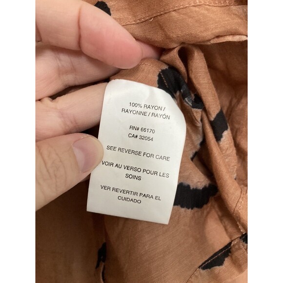 Norblack Norwhite Anthropologie Batik Wrap Blouse Top Brown Rust Rayon Size XS - Picture 11 of 14